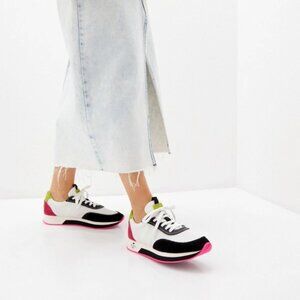 Weekend Max Mara Colorblock Sneakers – White/Black with Pink Sole
